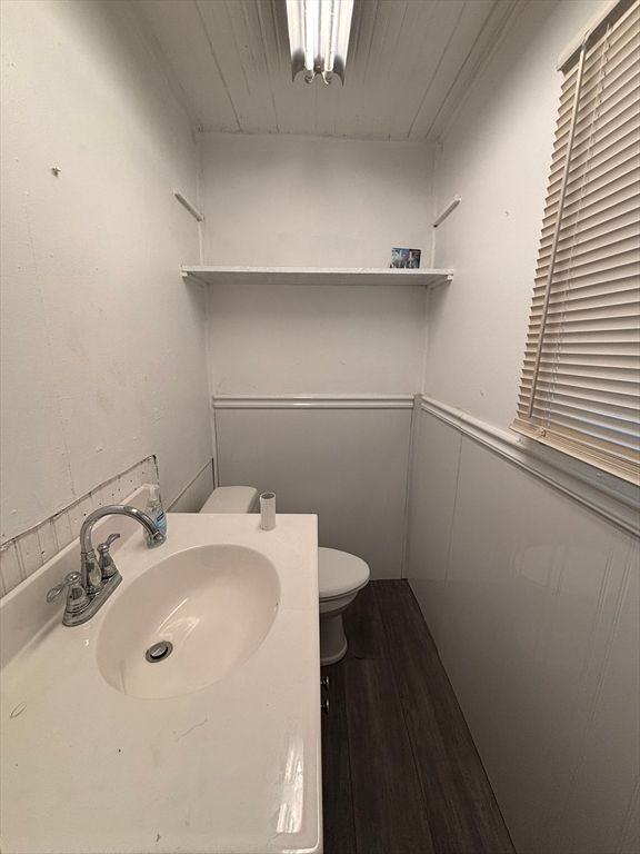 Bathroom, Interior, Wood Texture Flooring
