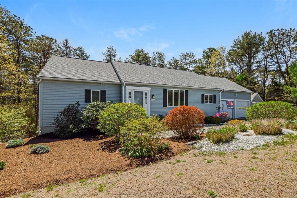 Backyard, Exterior, Facade, Cape Cod