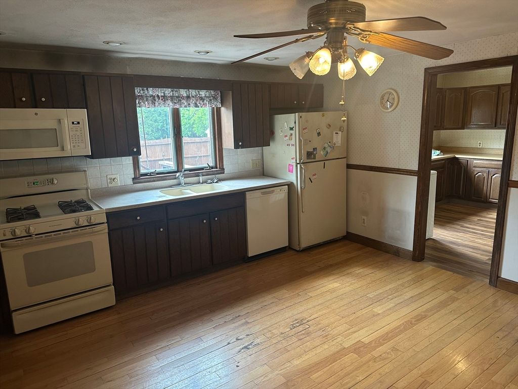 Interior, Kitchen, Wood Texture Flooring