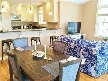 Dining room, Interior, Kitchen, Pendant Lights, Recessed Lighting, Wood Texture Flooring