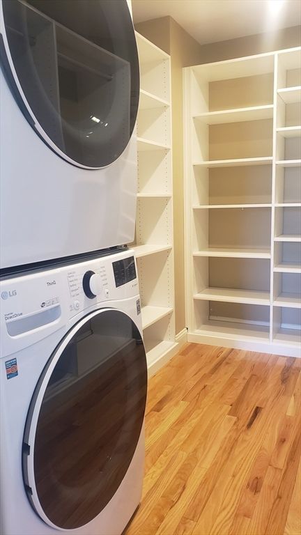 Interior, Utility Closets, Washer, Wood Texture Flooring