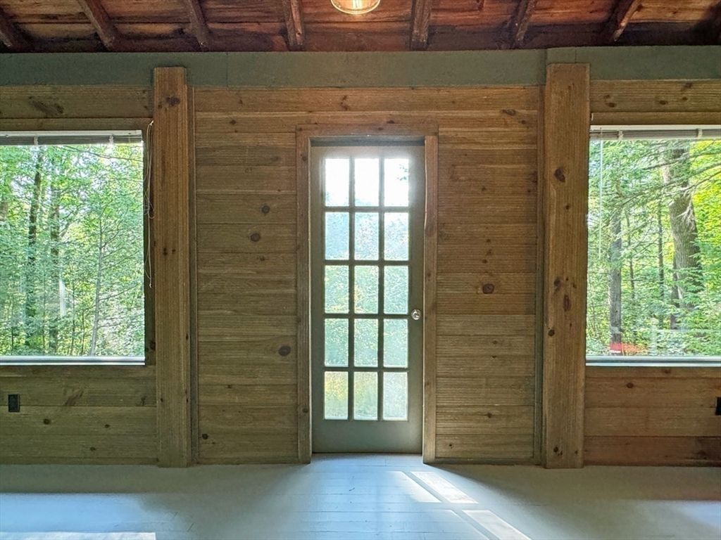 Empty room, Interior, Wooden Beams, Wooden Ceilings, Wood Texture Flooring, Wooden Walls