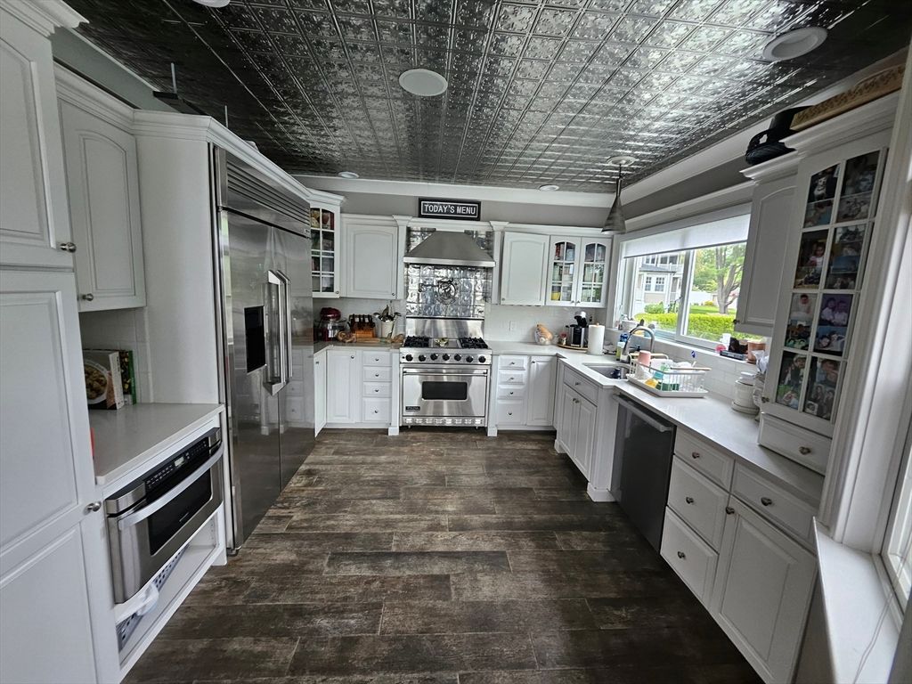 Interior, Kitchen, Stainless Steel Appliances