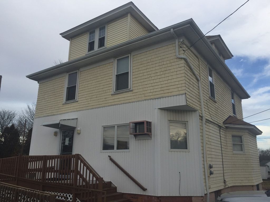 Exterior, Facade, American Foursquare