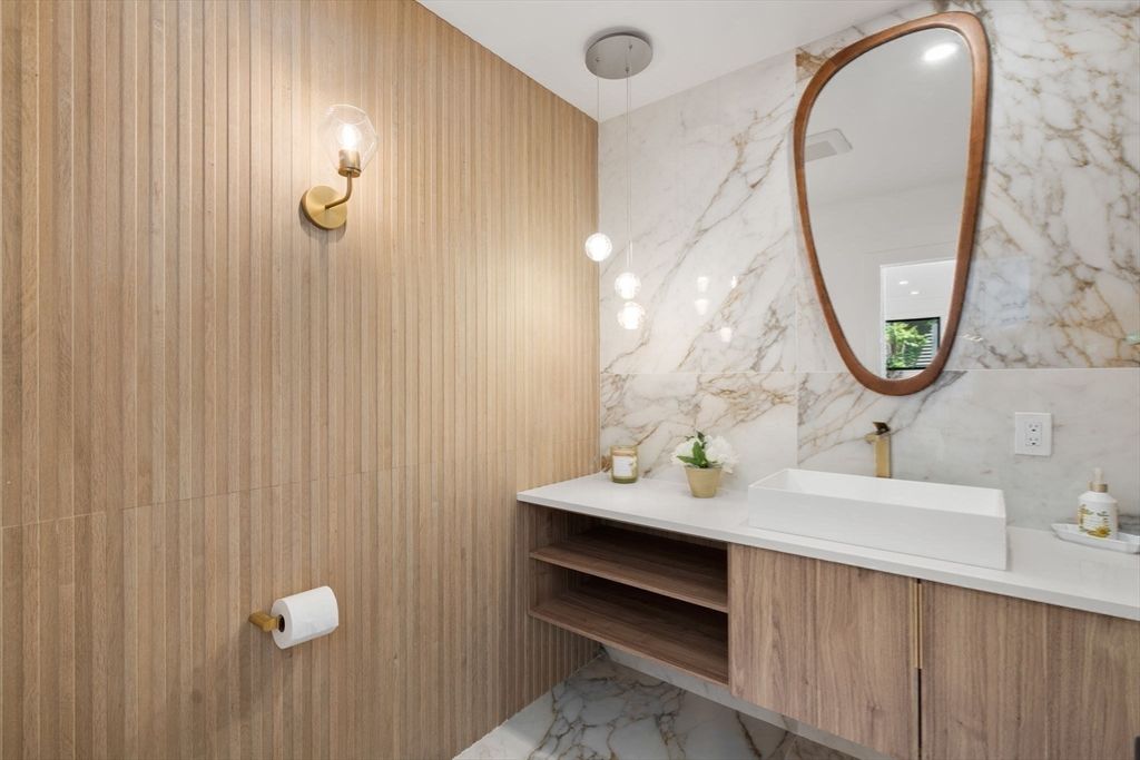 Bathroom, Interior, Marble, Marble Walls, Pendant Lights
