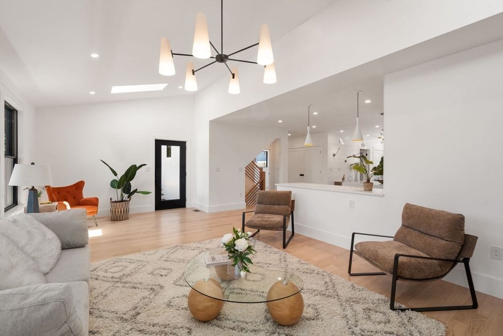 Interior, Living room, Pendant Lights, Recessed Lighting, Wood Texture Flooring