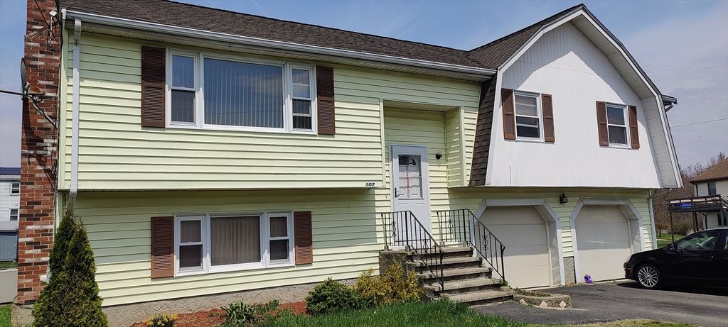 Attached, Exterior, Facade, Raised Ranch