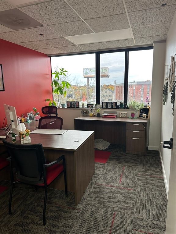 Home Office, Interior
