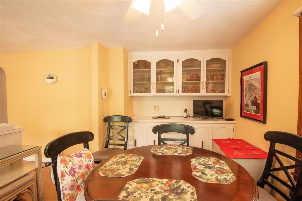 Dining room, Interior