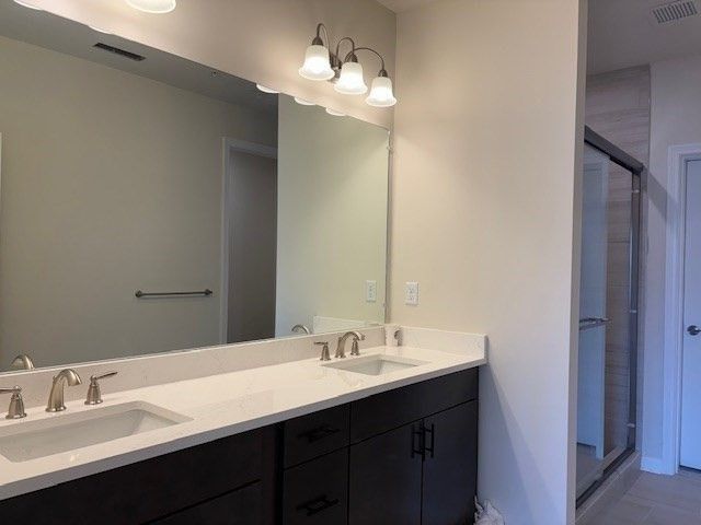 Bathroom, Dual Sink Vanities, Interior