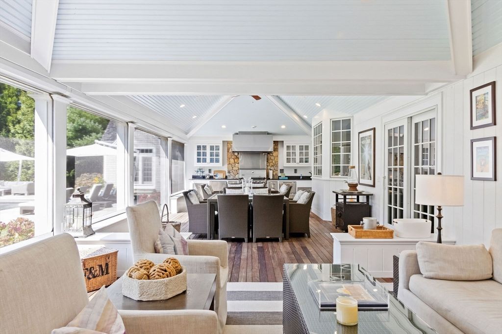 Dining room, Interior, Kitchen, Living room, Recessed Lighting, Wood Texture Flooring