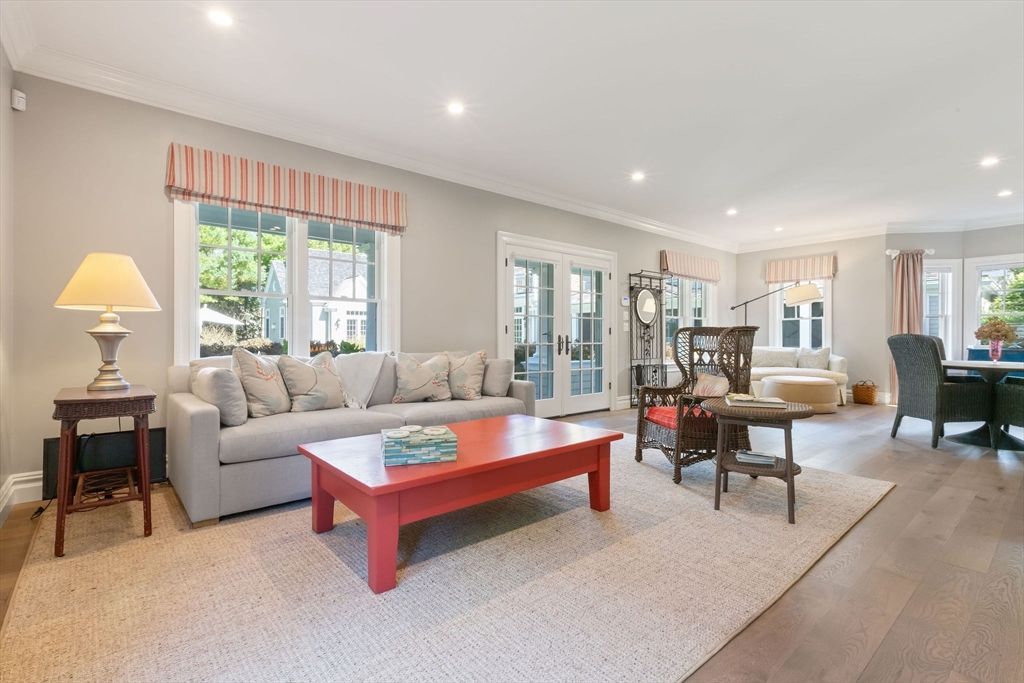 Dining room, Interior, Living room, Recessed Lighting, Wood Texture Flooring