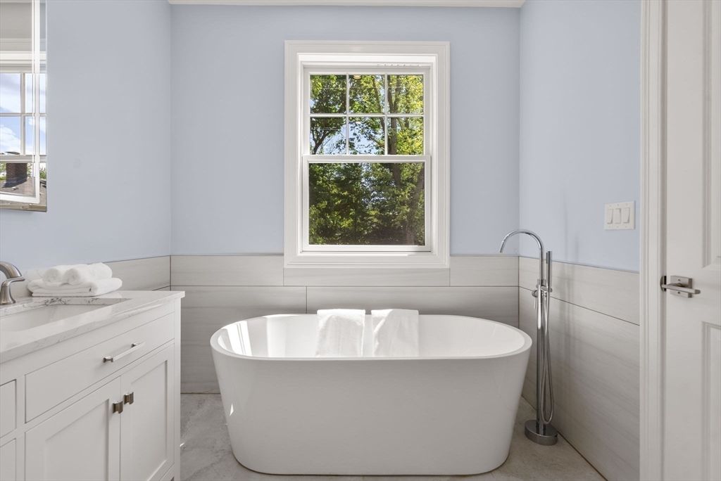 Bathroom, Free Standing Baths, Interior