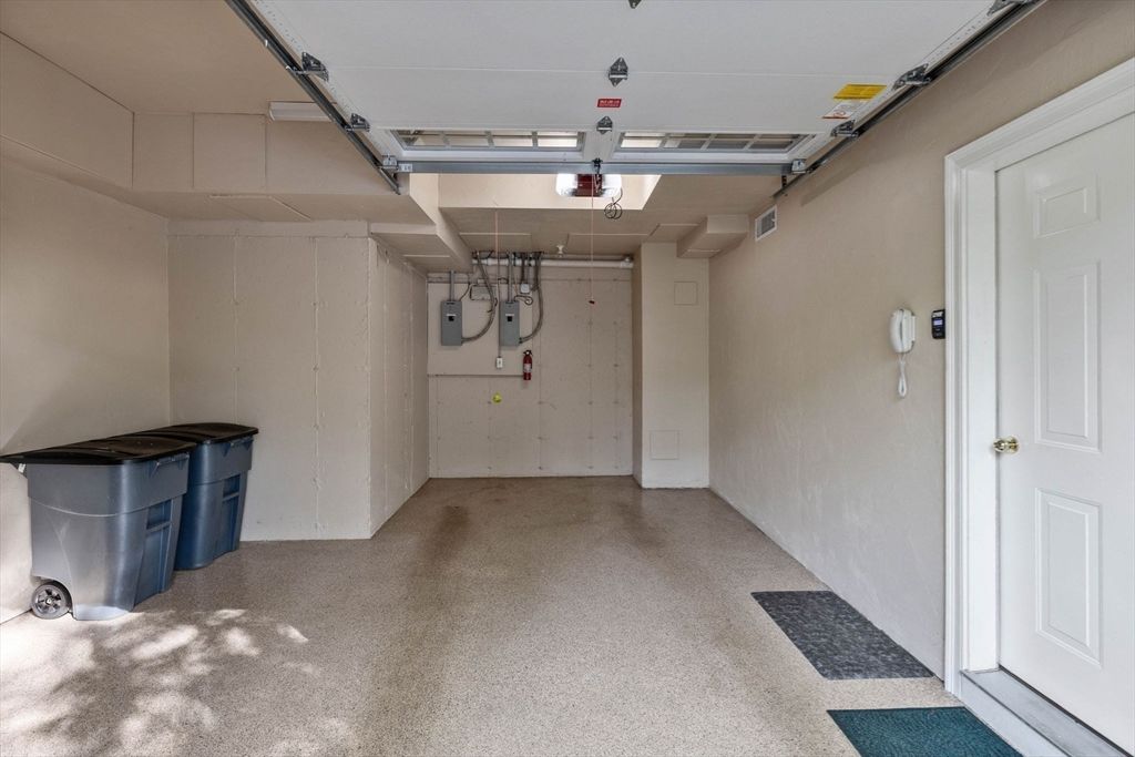 Garage, Interior