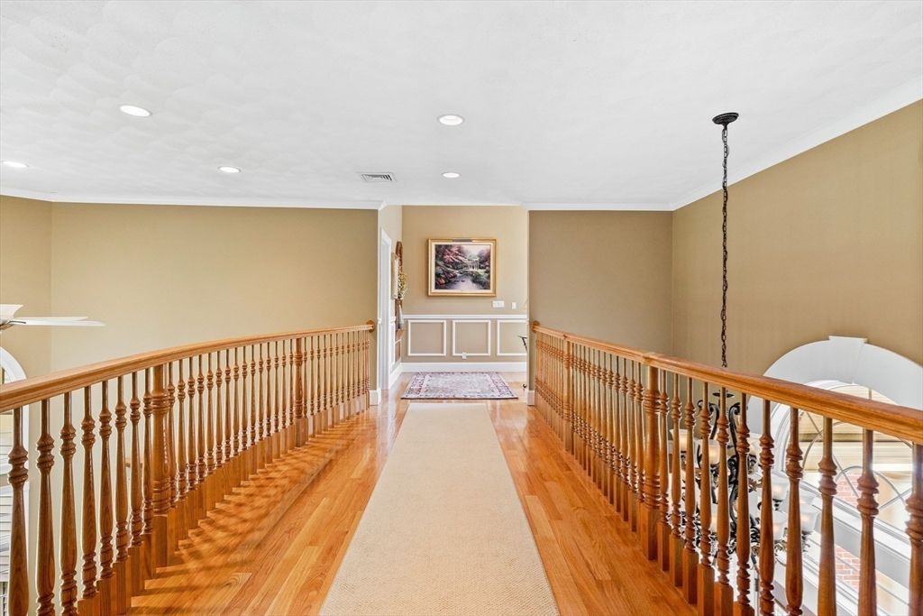 Interior, Pendant Lights, Recessed Lighting, Wood Texture Flooring