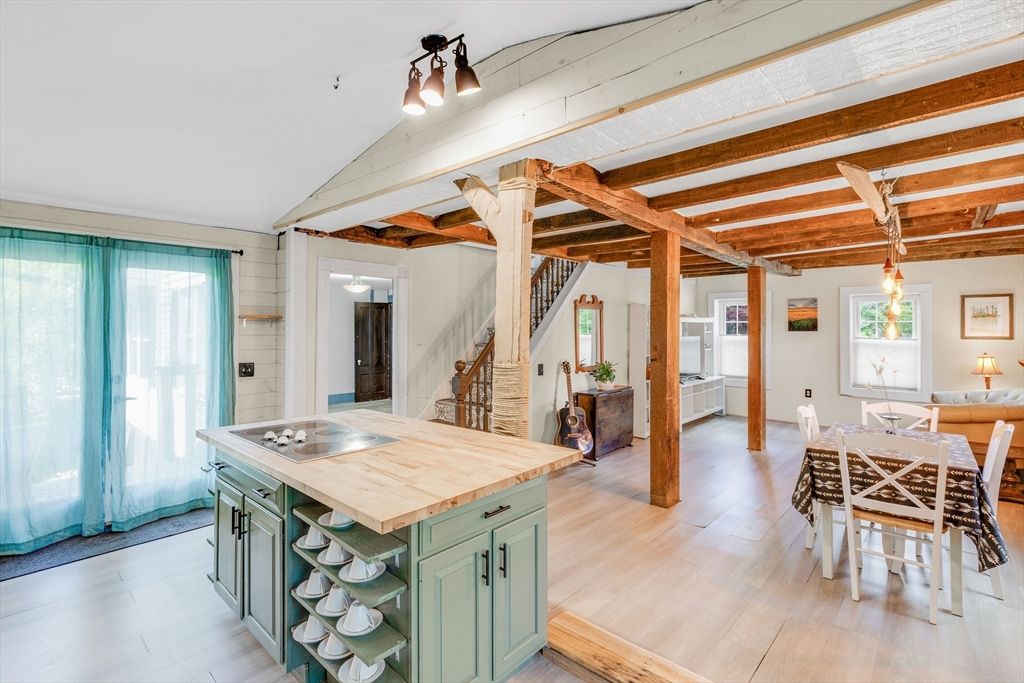 Dining room, Interior, Kitchen, Pendant Lights, Wooden Beams, Wood Texture Flooring