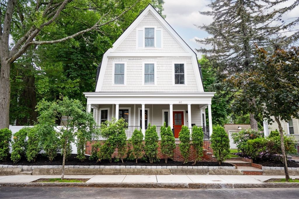 Exterior, Facade, Queen Anne Victorian
