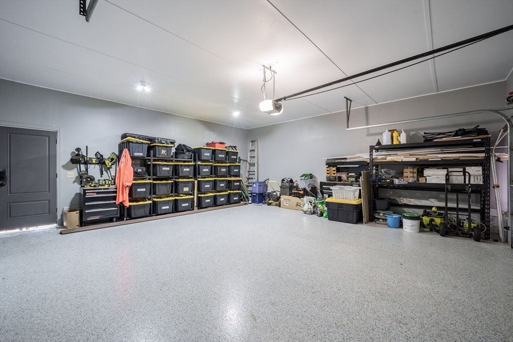 Garage, Interior