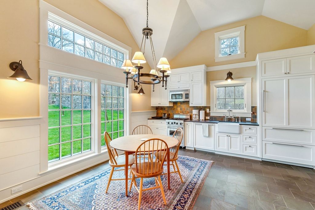 Chandelier, Dining room, Interior, Kitchen, Pendant Lights