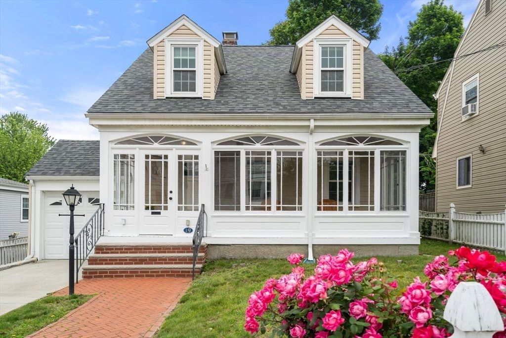 Exterior, Facade, Cape Cod
