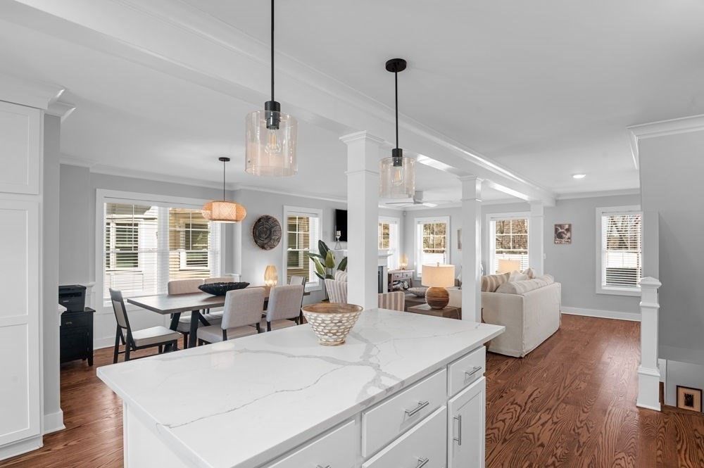 Dining room, Interior, Living room, Pendant Lights, Recessed Lighting, Wood Texture Flooring