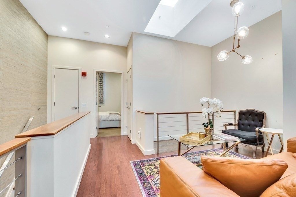 Interior, Living room, Pendant Lights, Recessed Lighting, Wood Texture Flooring