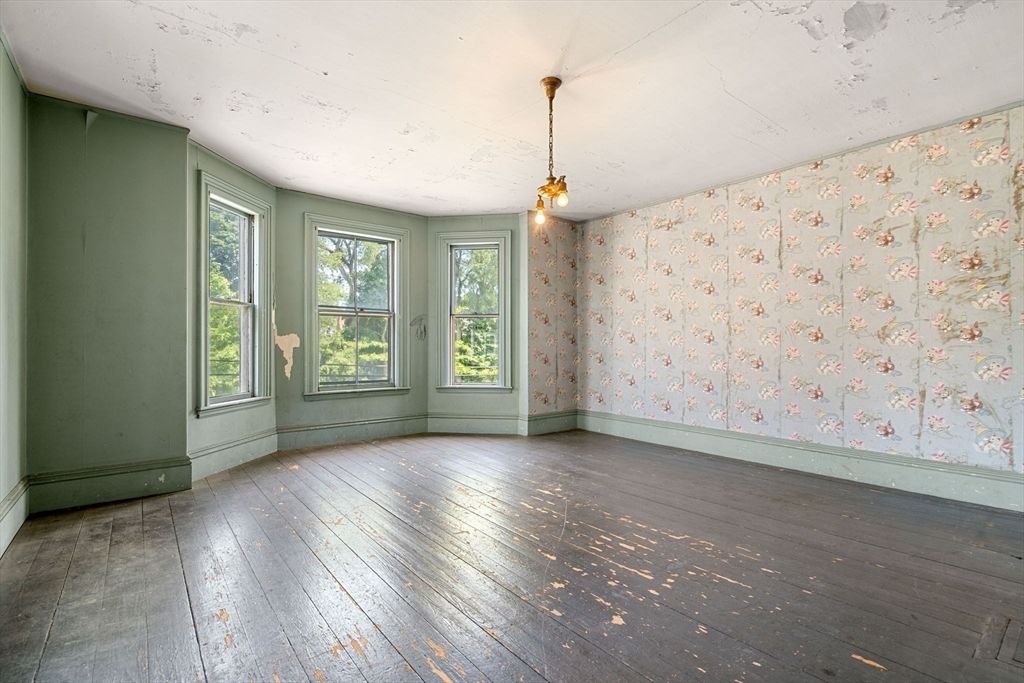 Empty room, Interior, Pendant Lights, Wood Texture Flooring