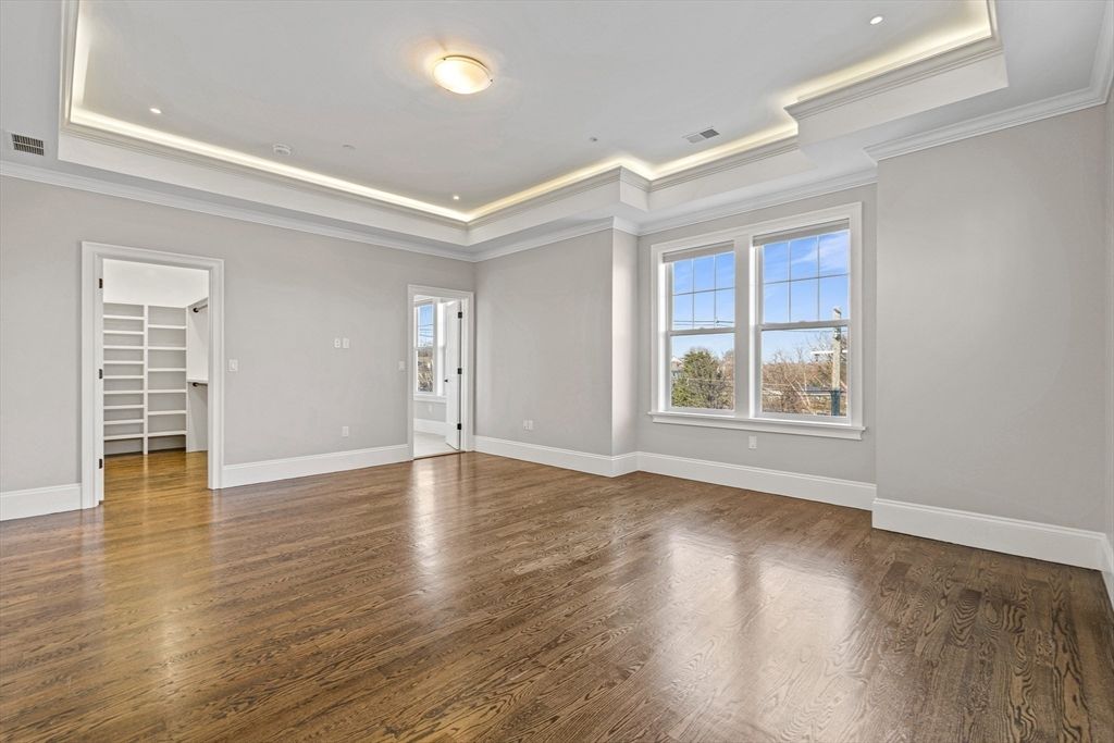 Empty room, Interior, Recessed Lighting, Wood Texture Flooring