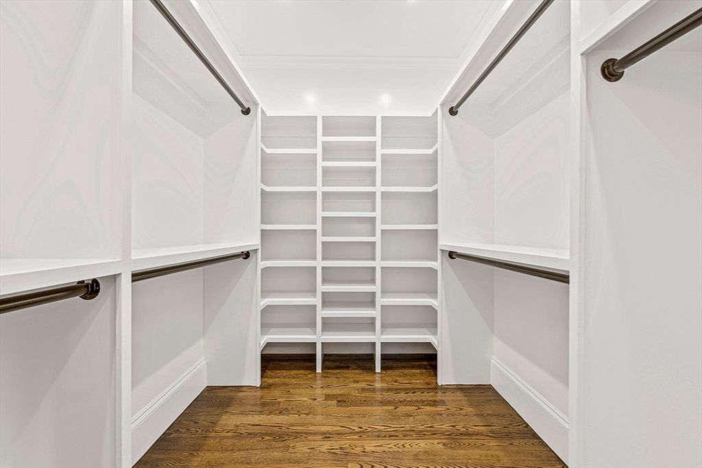 Interior, Walk-in Closets, Wood Texture Flooring