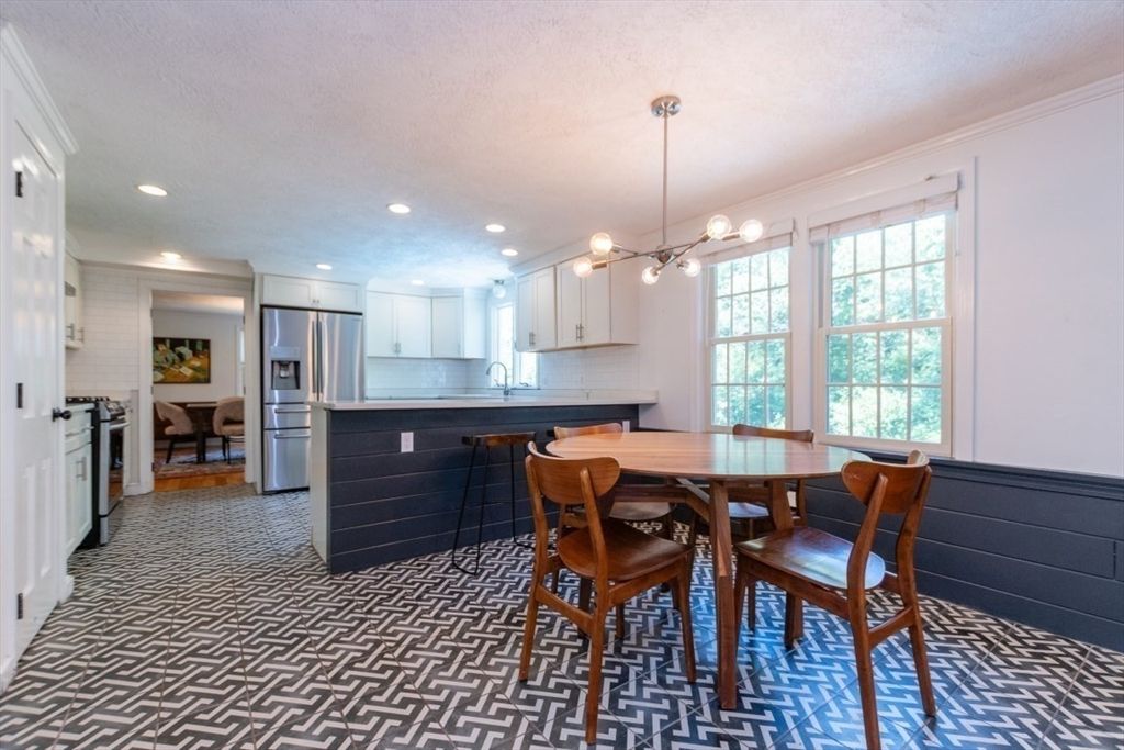 Dining room, Interior, Kitchen, Pendant Lights, Recessed Lighting, Stainless Steel Appliances