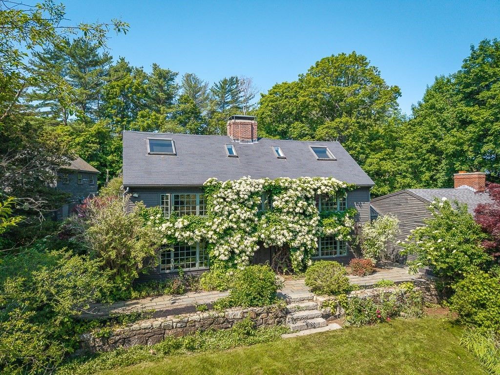 Exterior, Facade, Cape Cod