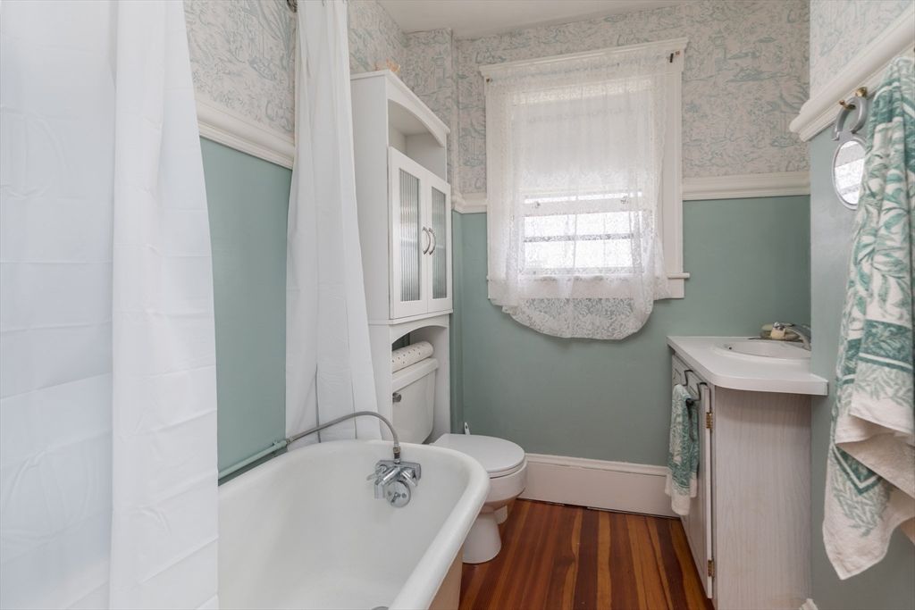 Bathroom, Free Standing Baths, Interior, Wood Texture Flooring