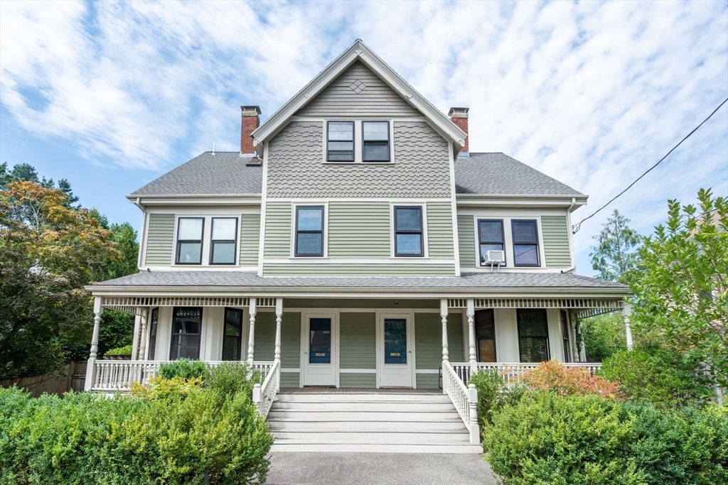 Exterior, Facade, Queen Anne Victorian