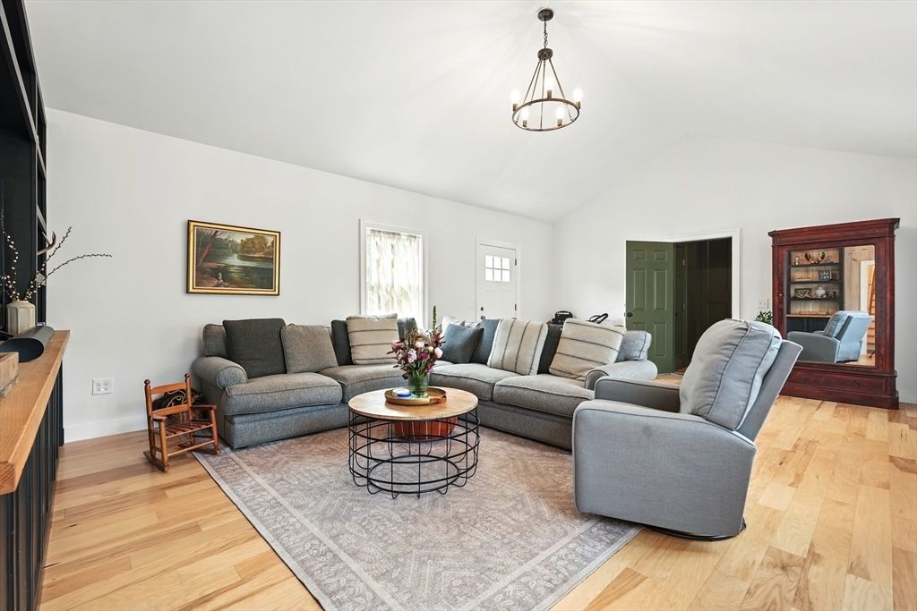 Interior, Living room, Pendant Lights, Wood Texture Flooring