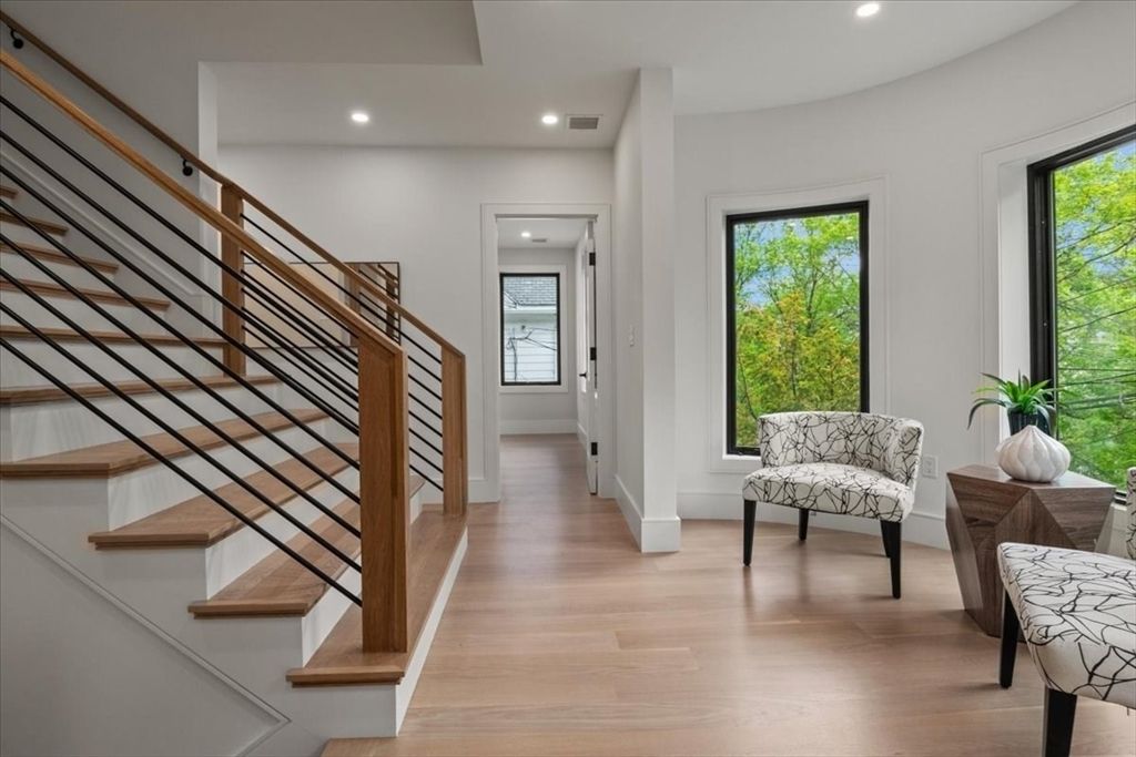 Interior, Recessed Lighting, Wood Texture Flooring