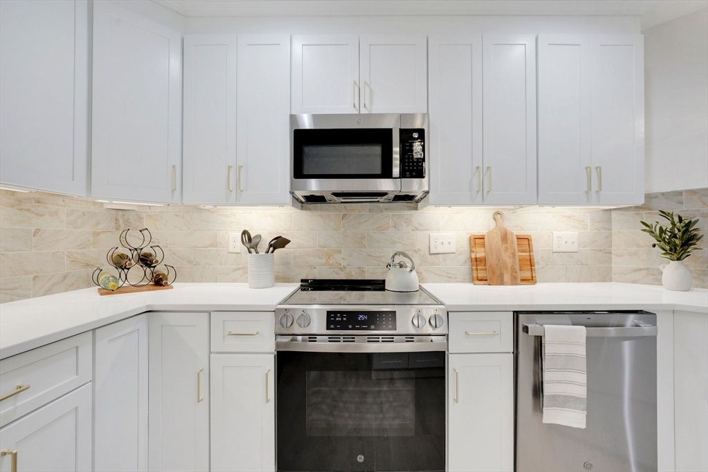 Interior, Kitchen, Stainless Steel Appliances