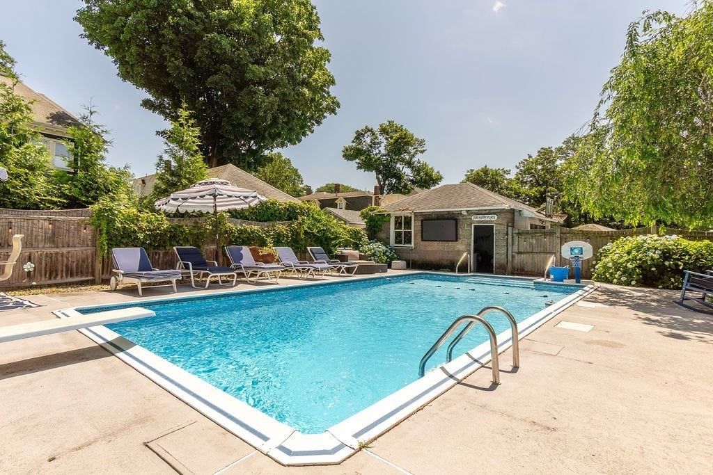 Exterior, Pool