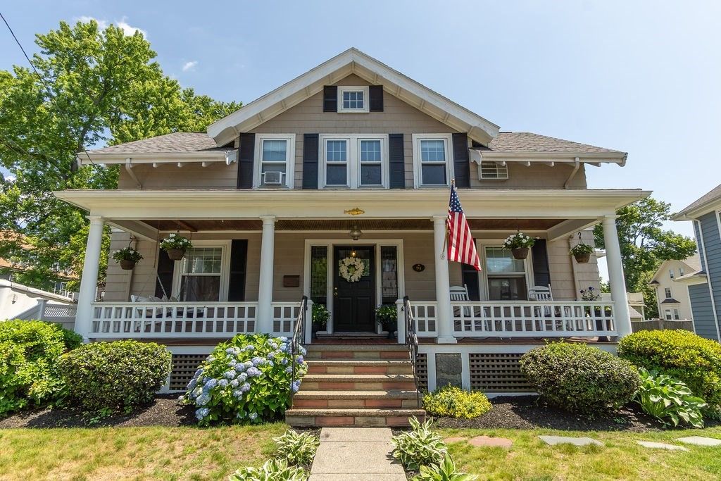 Exterior, Facade, Queen Anne Victorian