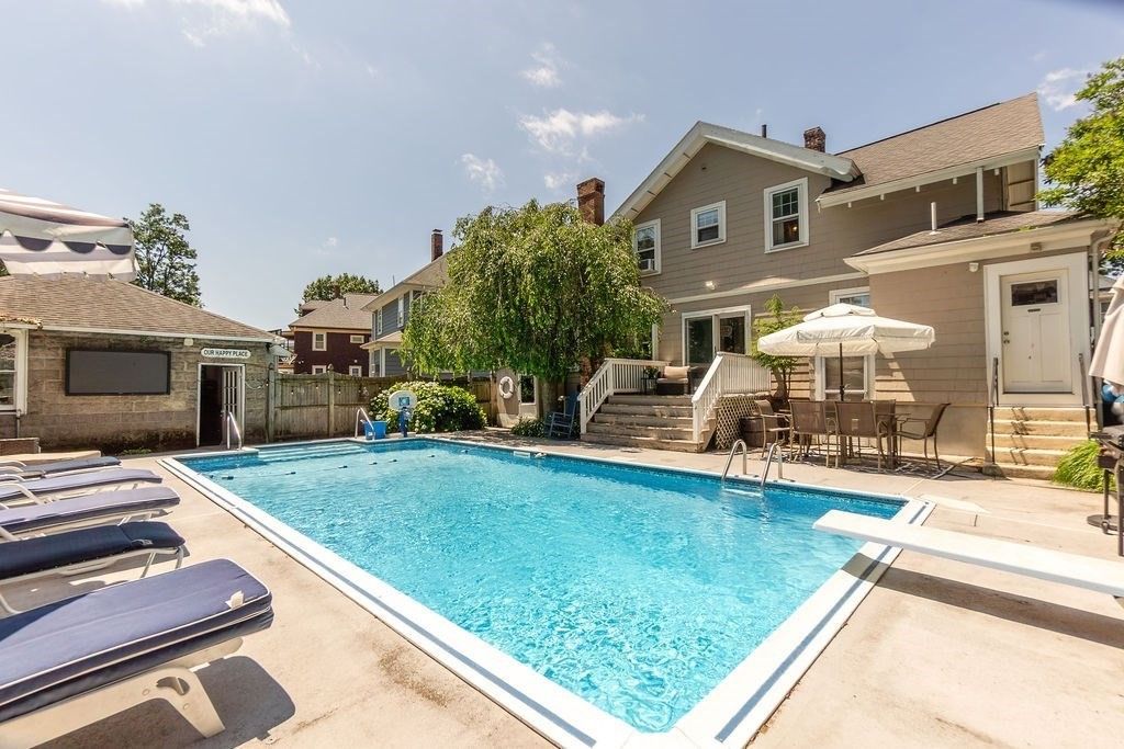Exterior, Pool