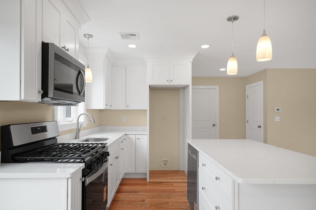 Interior, Kitchen, Pendant Lights, Recessed Lighting, Wood Texture Flooring