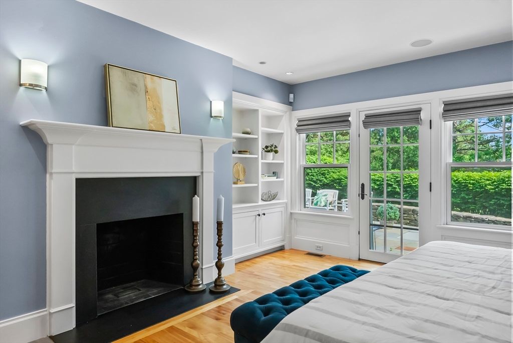 Bedroom, Fireplace, Interior, Recessed Lighting, Wood Texture Flooring