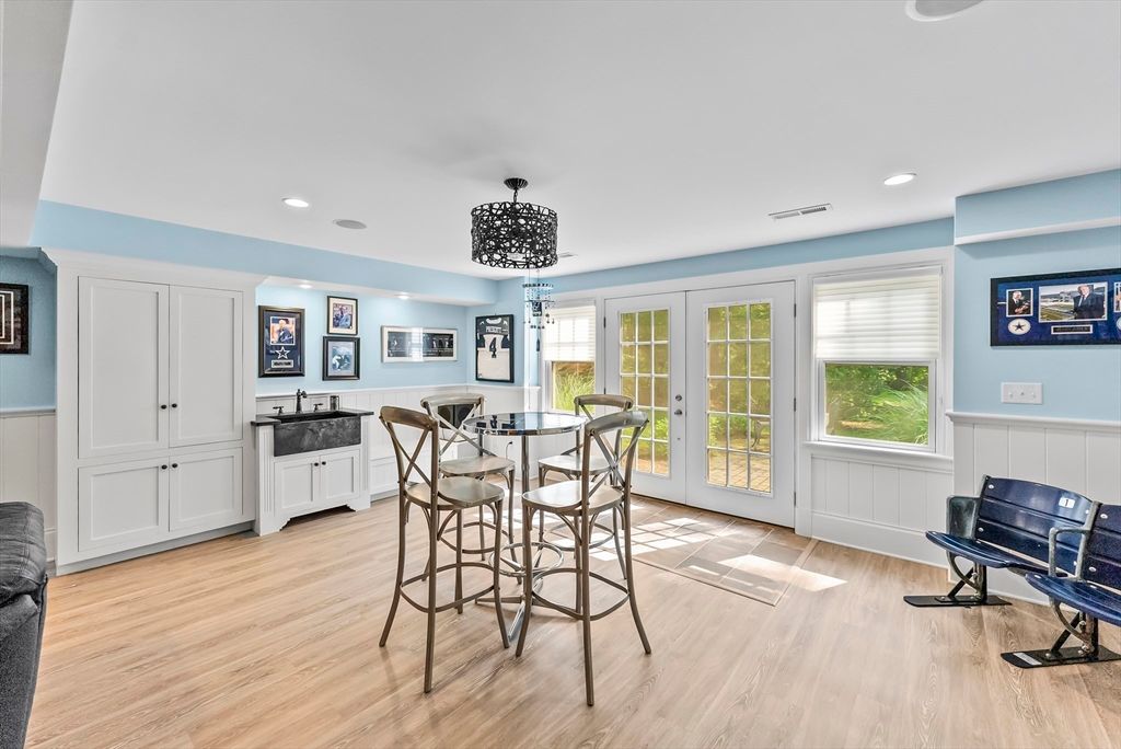 Dining room, Interior, Pendant Lights, Recessed Lighting, Wood Texture Flooring
