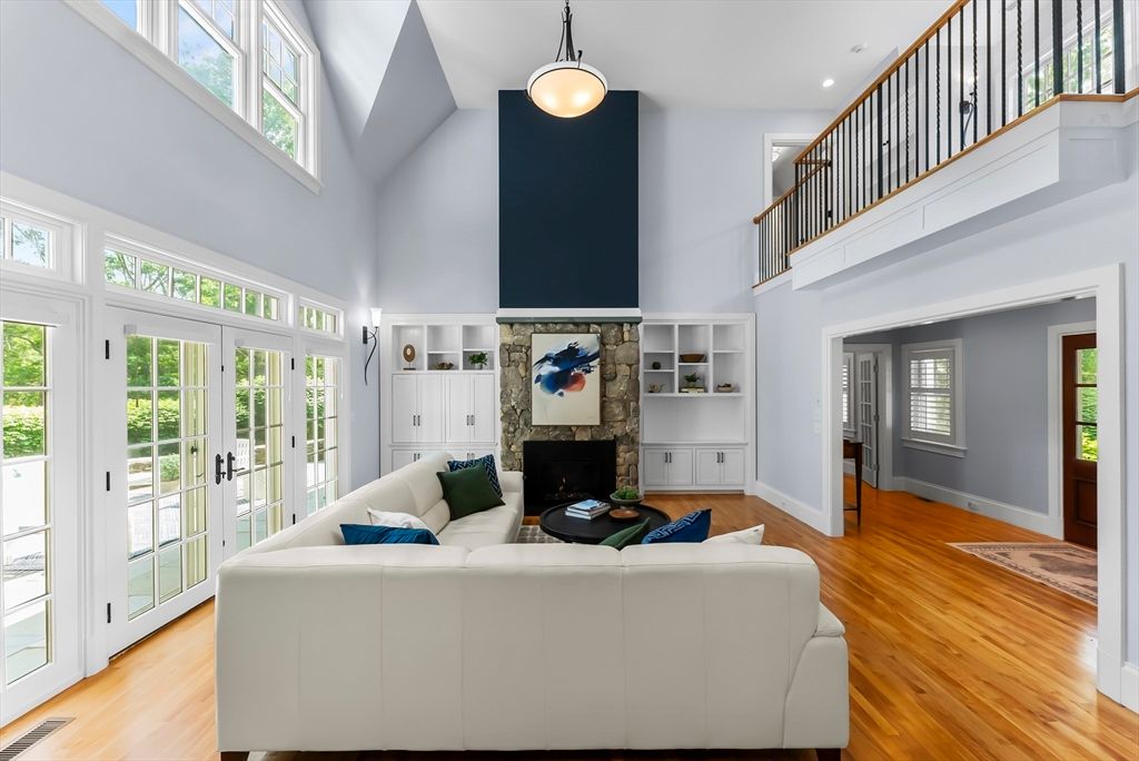 Fireplace, Interior, Living room, Pendant Lights, Recessed Lighting, Wood Texture Flooring