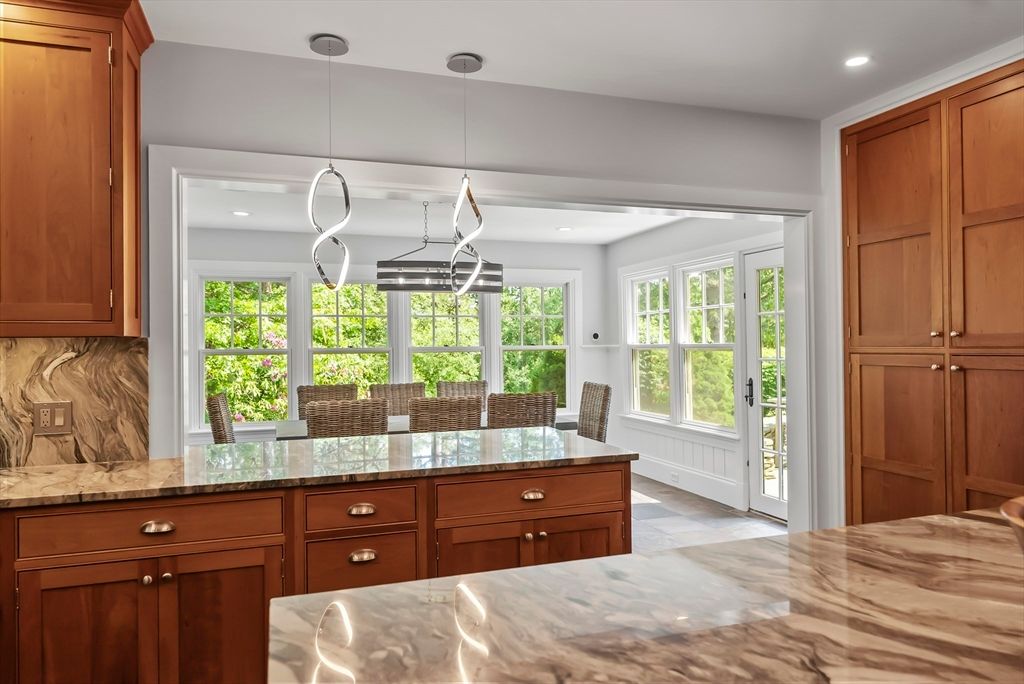 Dining room, Interior, Pendant Lights, Recessed Lighting