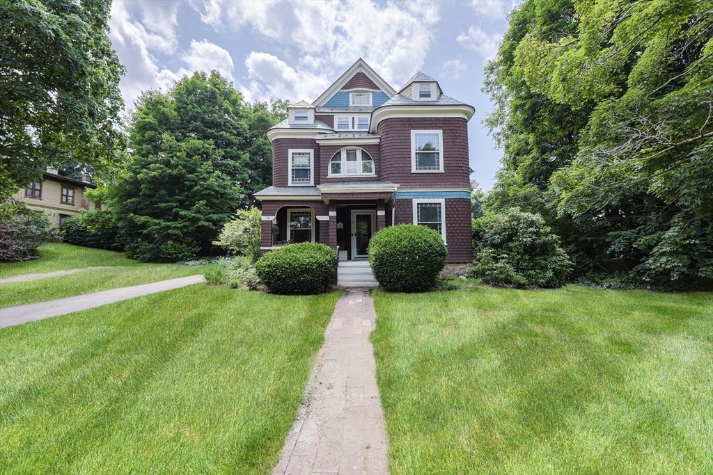 Exterior, Facade, Brick Facade, Queen Anne Victorian