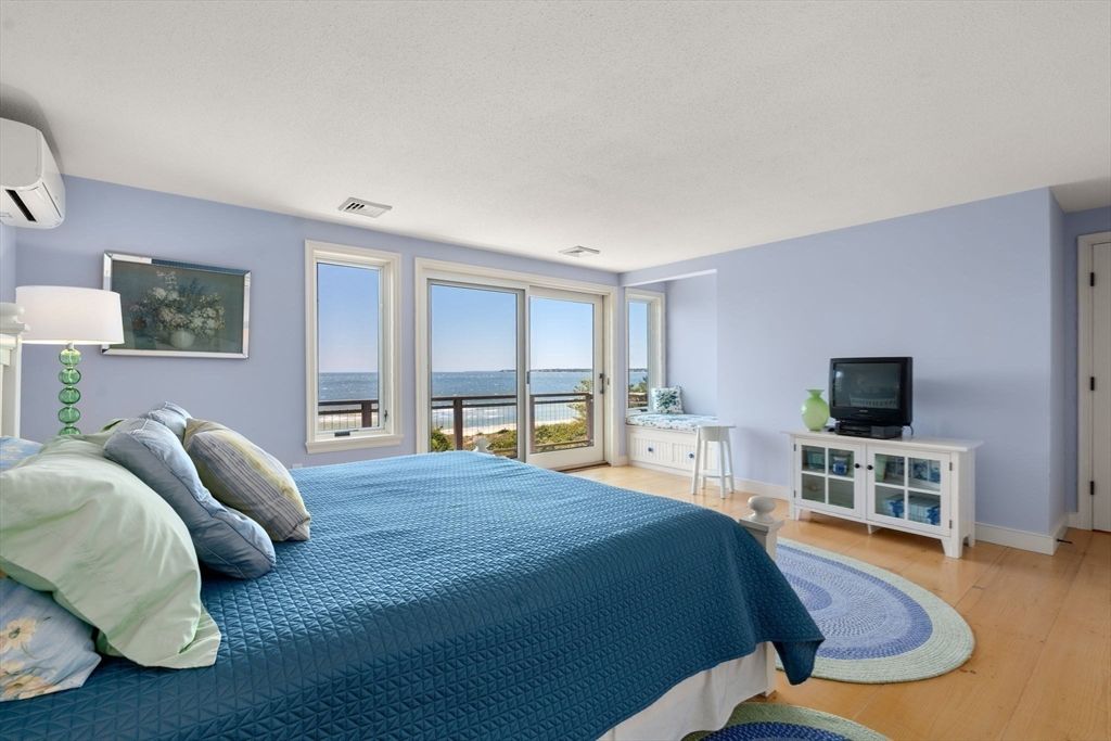 Bedroom, Interior, Water, Wood Texture Flooring