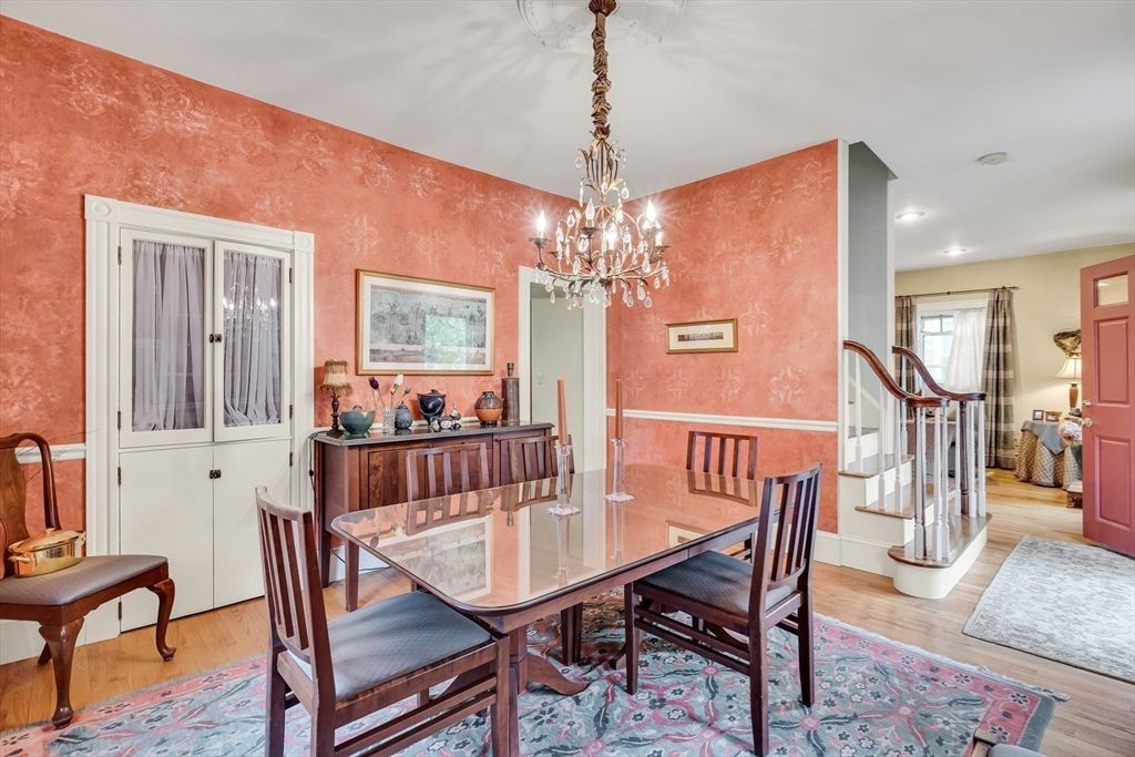 Chandelier, Dining room, Interior, Recessed Lighting, Wood Texture Flooring