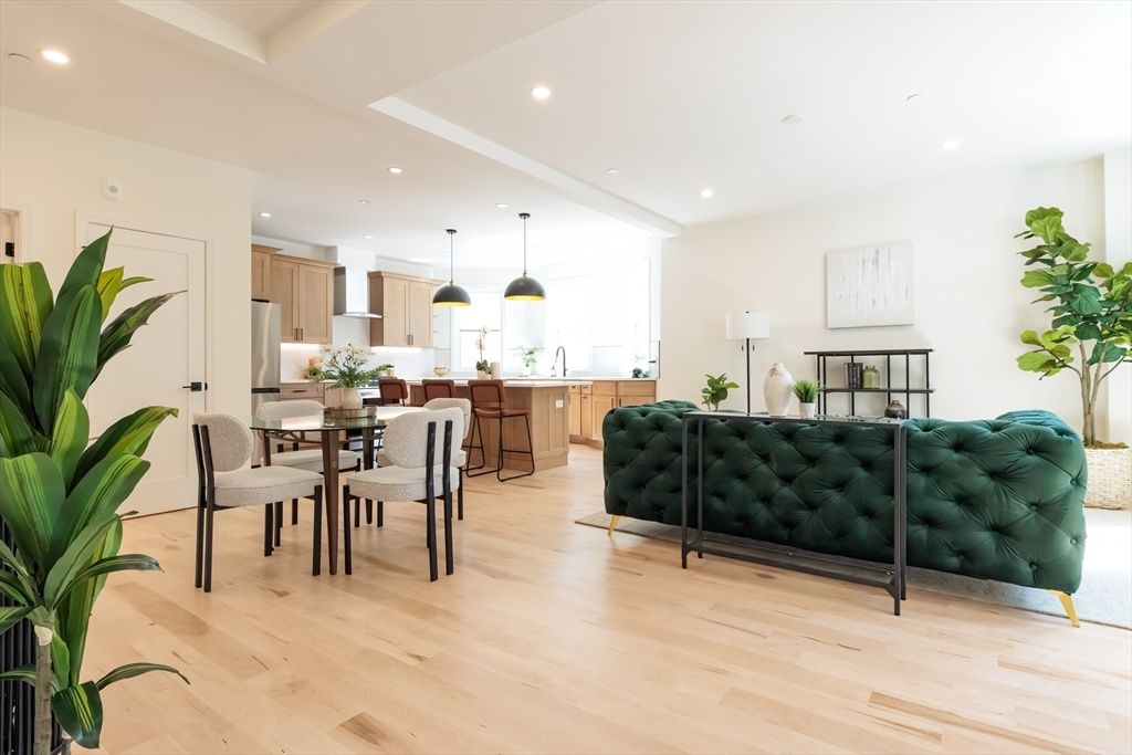 Dining room, Interior, Kitchen, Pendant Lights, Recessed Lighting, Wood Texture Flooring