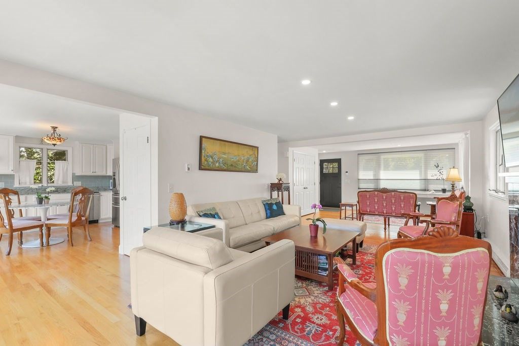 Dining room, Interior, Kitchen, Living room, Recessed Lighting, Wood Texture Flooring