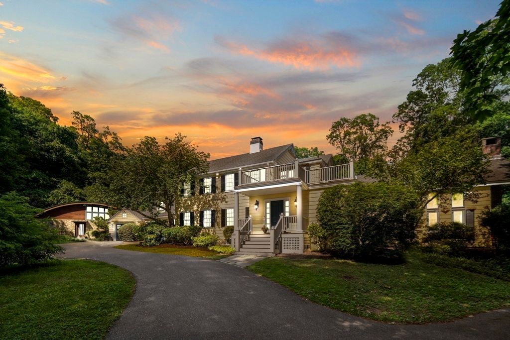 Backyard, Exterior, Facade, French Provincial